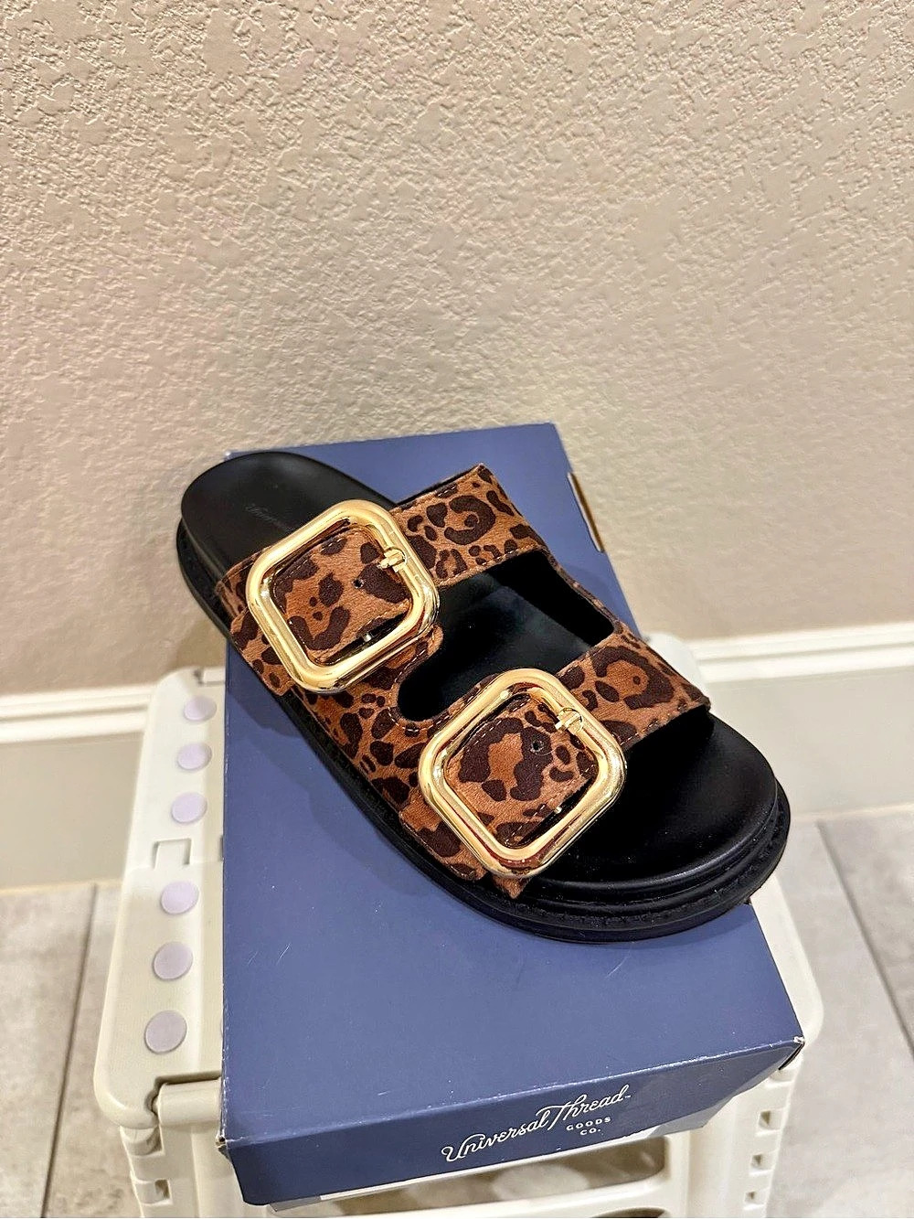 Universal Thread Collin Sandals Black & Brown